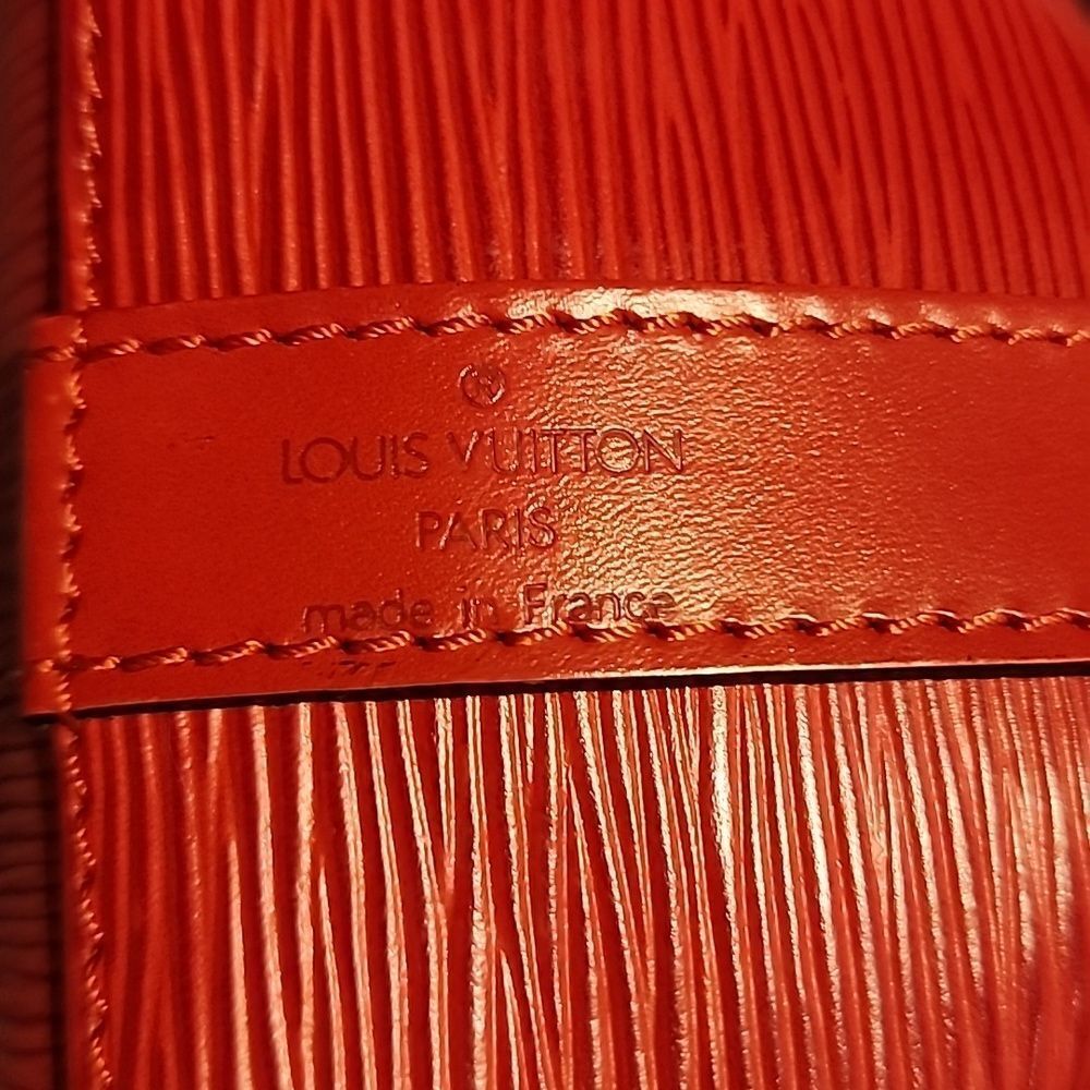 Louiis Vuitton Red Epi Bucket Bag - Picture 11 of 13